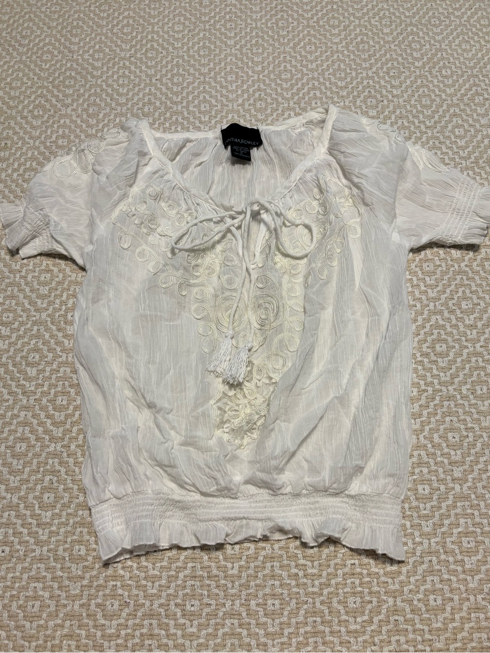 Cynthia rowley white peasant embroidered blouse size small